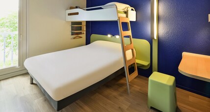 ibis budget Chamb Room Type - Triple Room with large bed and overhead bunk