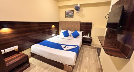 Hotel Signature Inn Room Type - Deluxe Room