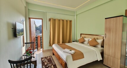 Kaizen Stay Inn Room Type - Super Deluxe Room