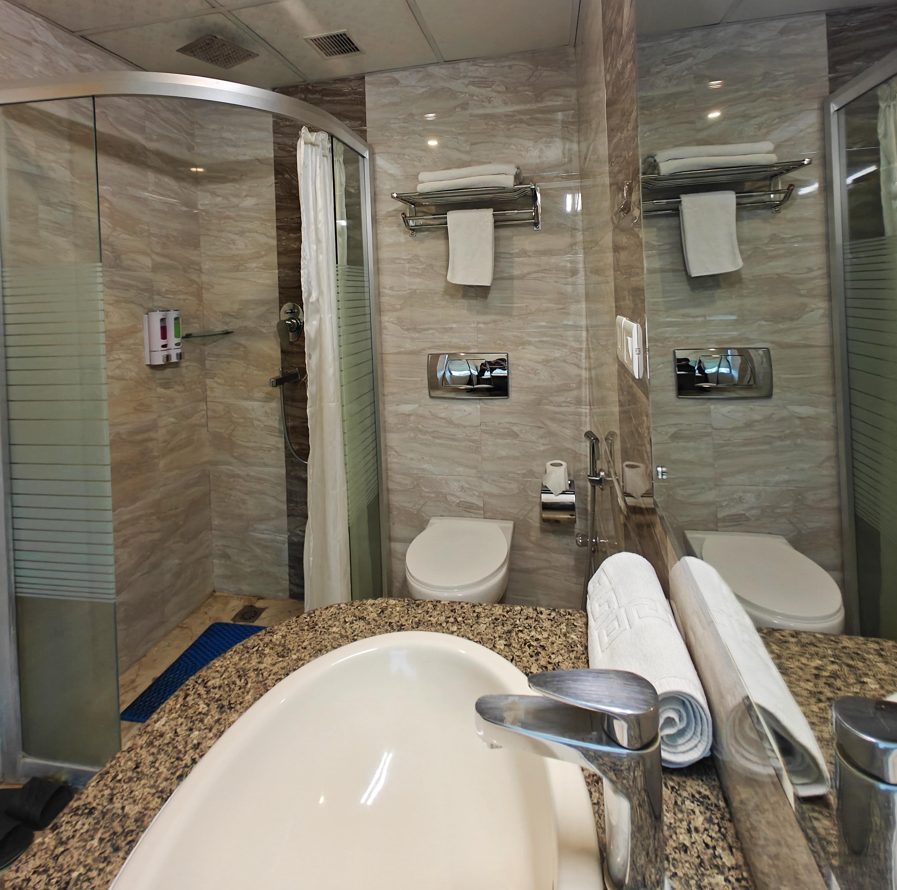 Hotel Mirage Regency - Tap to explore photos