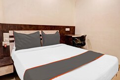 Collection O Royce Studios Near Pune Airport