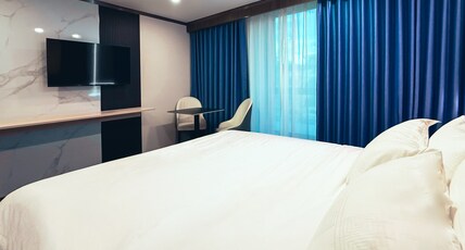 Silvertone Hotel Room Type - Presidential 3 Bedroom Suite Silvertone Hotel Room Type - Presidential 3 Bedroom Suite