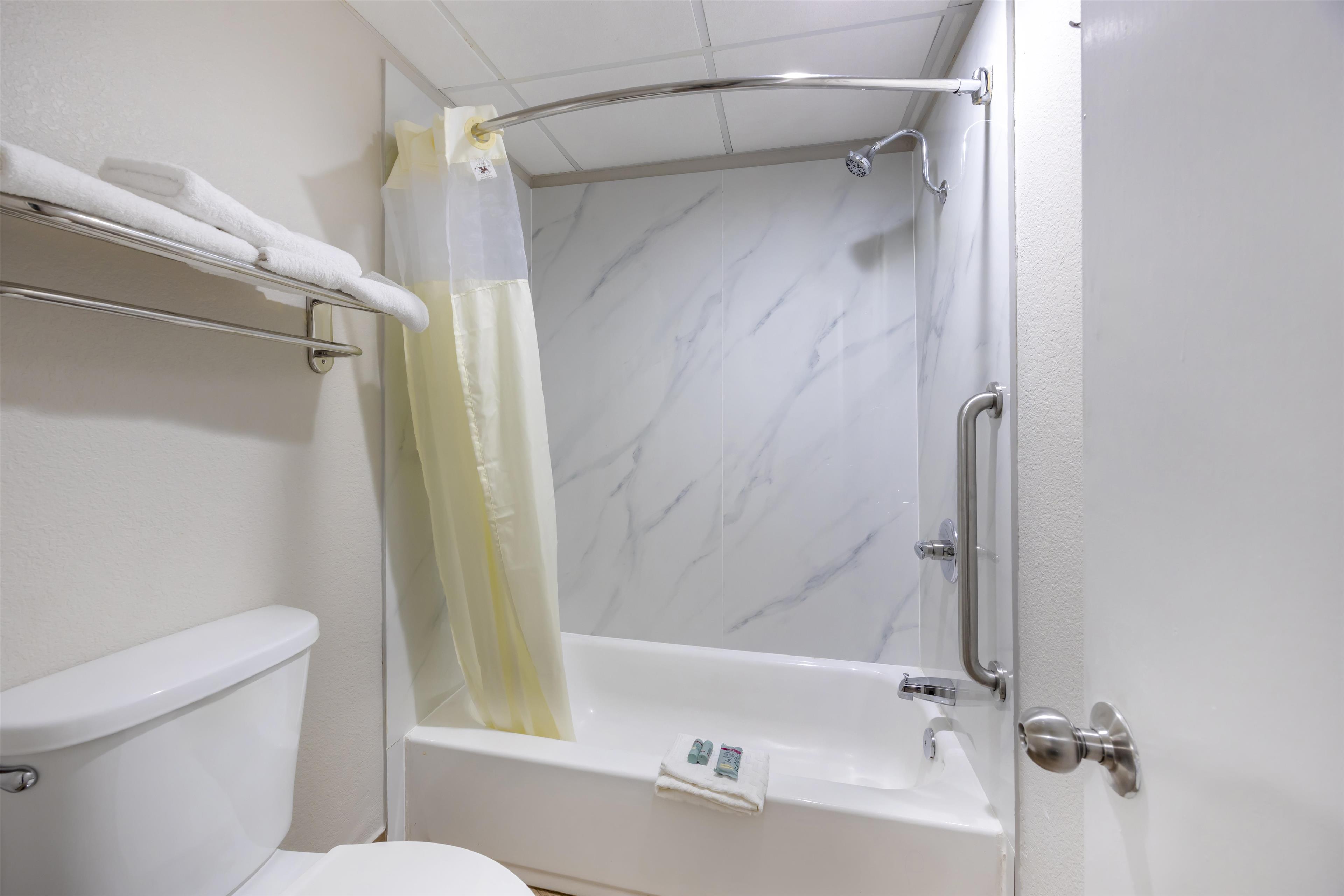 Best Western Fairwinds Inn - Tap to explore photos