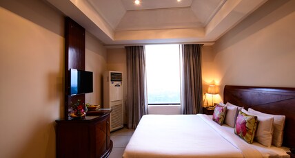 Majestic Grand Room Type - Executive Room with 20 Percent Off on Food Bill Majestic Grand Room Type - Executive Room with 20 Percent Off on Food Bill