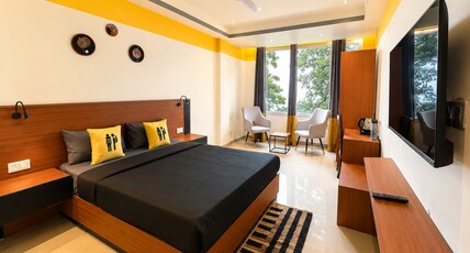 The Hosteller Dalhousie, Mall Road Room Type - Superior Double Room with Mountain View