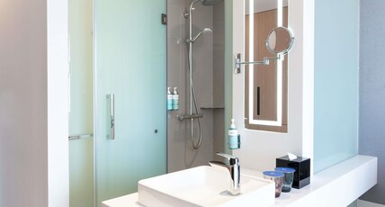 Novotel Phnom Penh BKK 1 Room Type - Superior Room with 1 kingsize bed River side