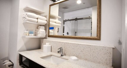Hampton Inn & Suites By Hilton Baltimore/Aberdeen, Md Room Type - 2 QUEENS WITH FRIDGE NS