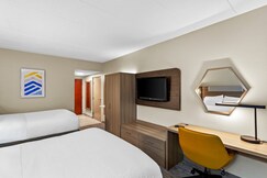 Holiday Inn Express Hotel & Suites Charleston-Southridge