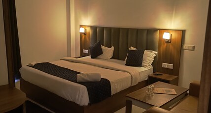 A K S INTERNATIONAL Room Type - DELUXE ROOM