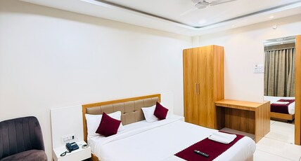 Hotel Tirupati Inn Room Type - Deluxe Double Bed Room