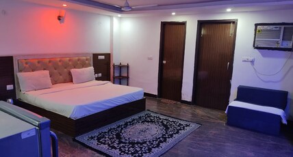 Hotel Singh Residency Medanta Room Type - FAMILY  ROOM WITH PRIVATE WASHROOM