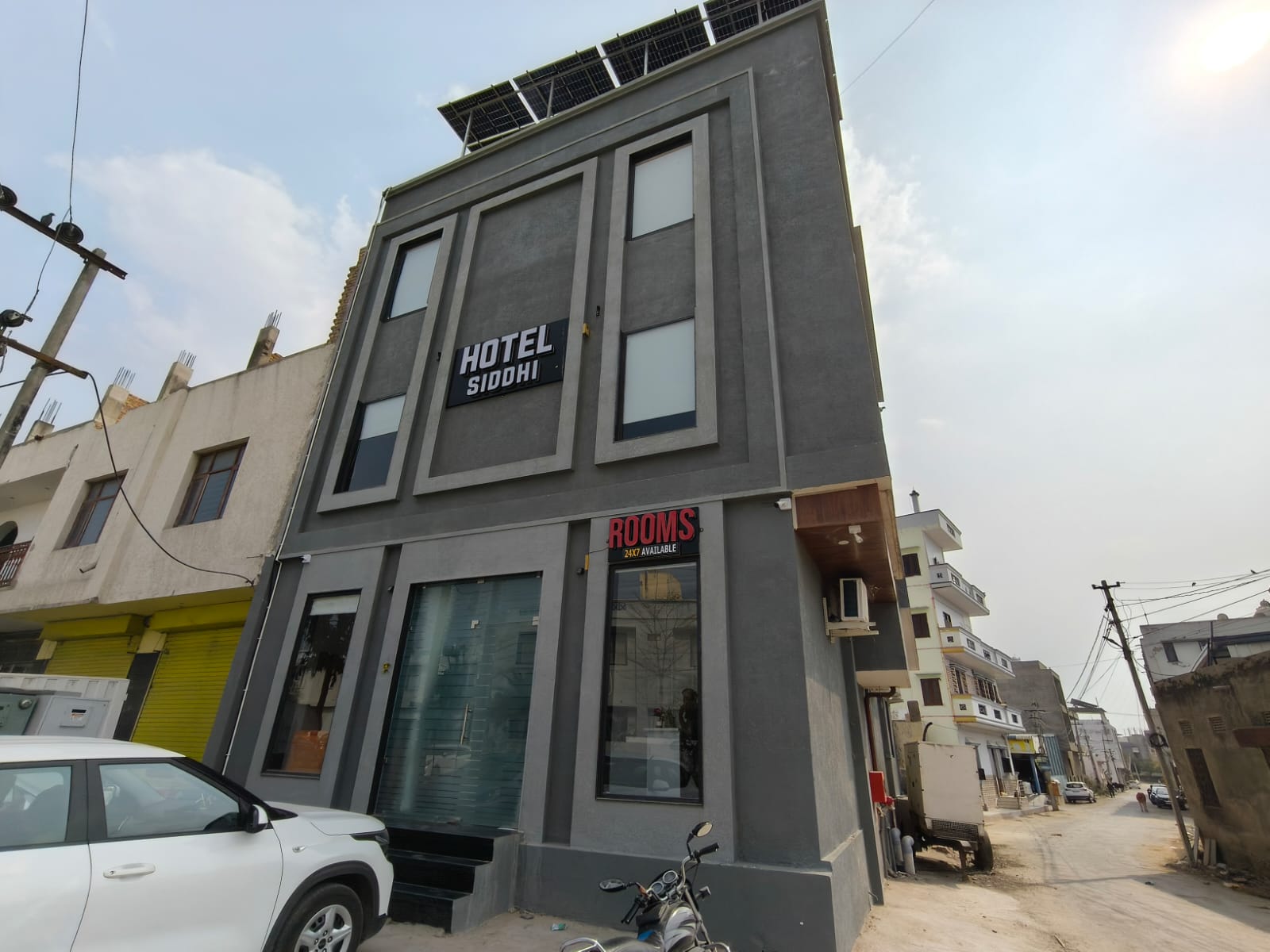 Hotel Siddhi Palace - Tap to explore photos