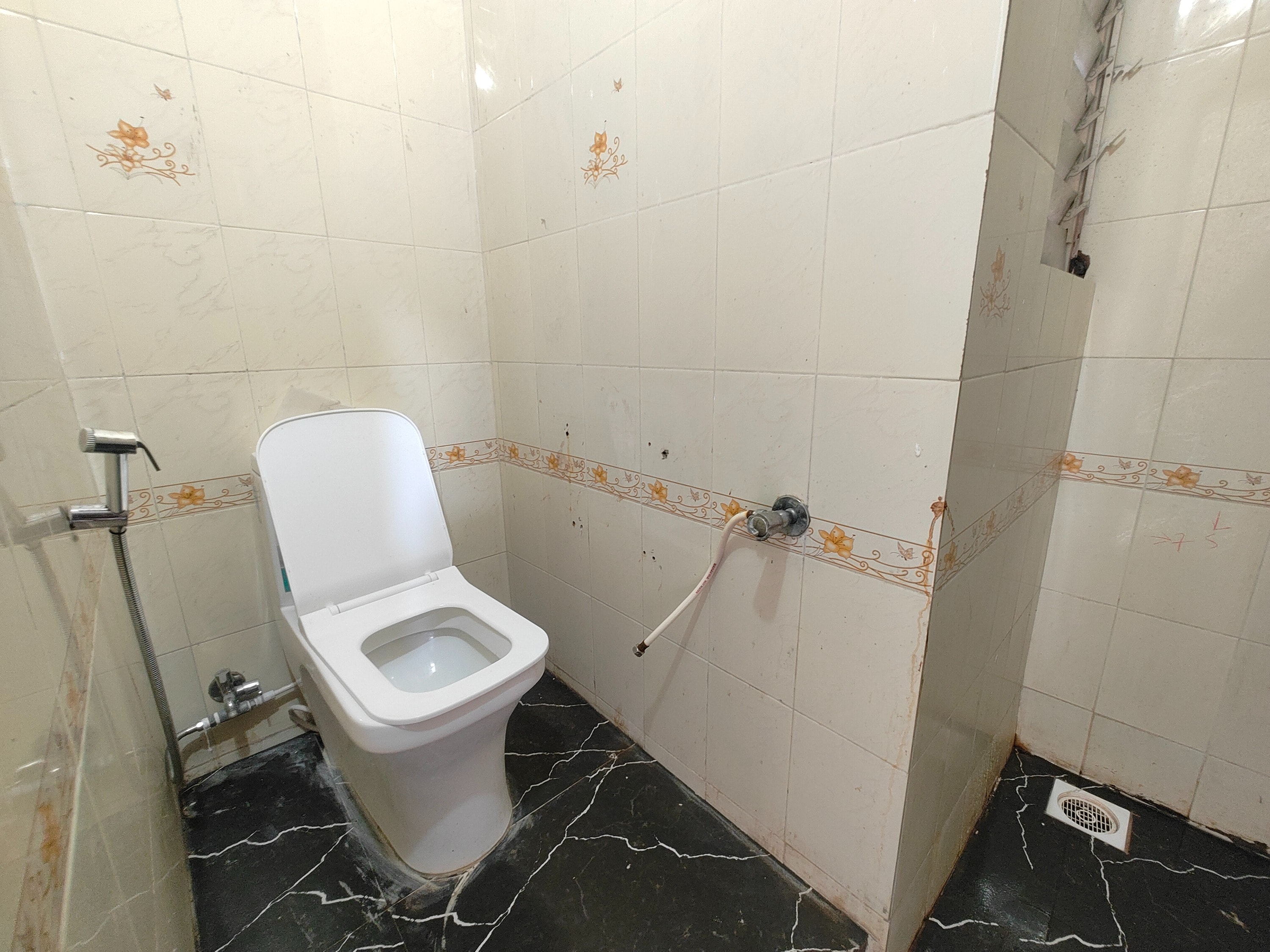 Hotel Sskar Executive - Tap to explore photos