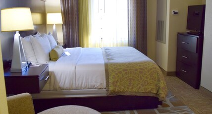 Staybridge Suites HOUSTON STAFFORD - SUGAR LAND Room Type - 1 King 1 Bedroom Suite Sofa Bed