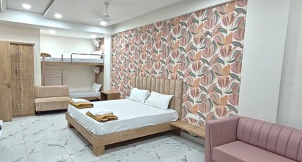 RADHE PALACE Room Type - Non AC Suite Room
