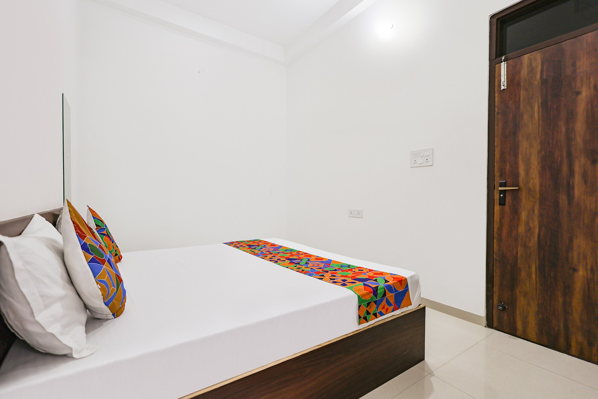 FabHotel Raadhe - Tap to explore photos