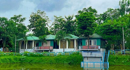 Rustic River Resort Room Type - Glass House