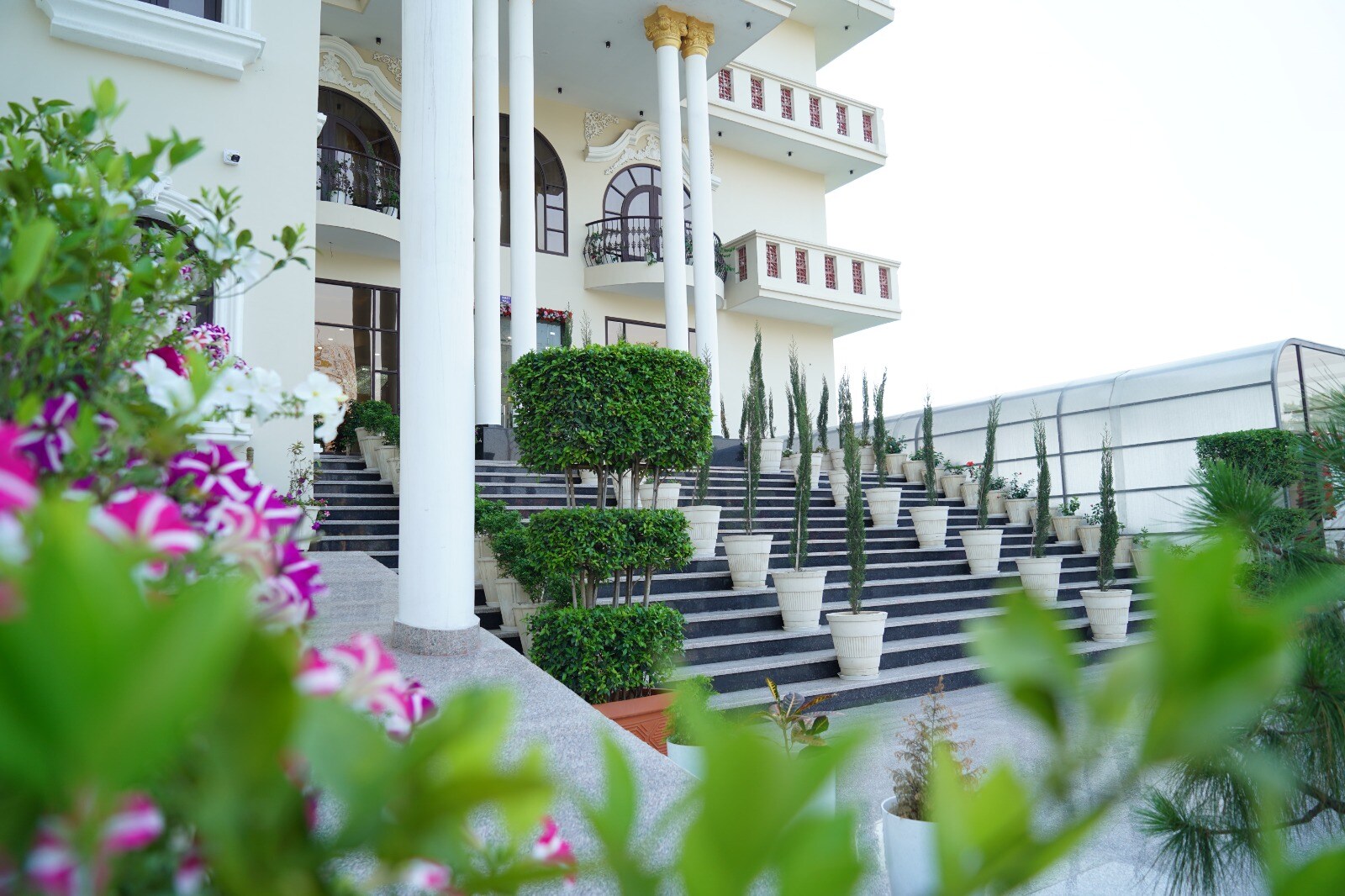 Jai Vilas Gold Palace - Tap to explore photos