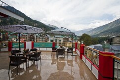 New Harmony Inn - 5 mins drive from Volvo Stand