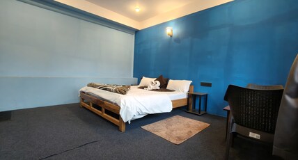 SERENITY NEST LAVA Room Type - 101 Double Bedroom with common Balcony