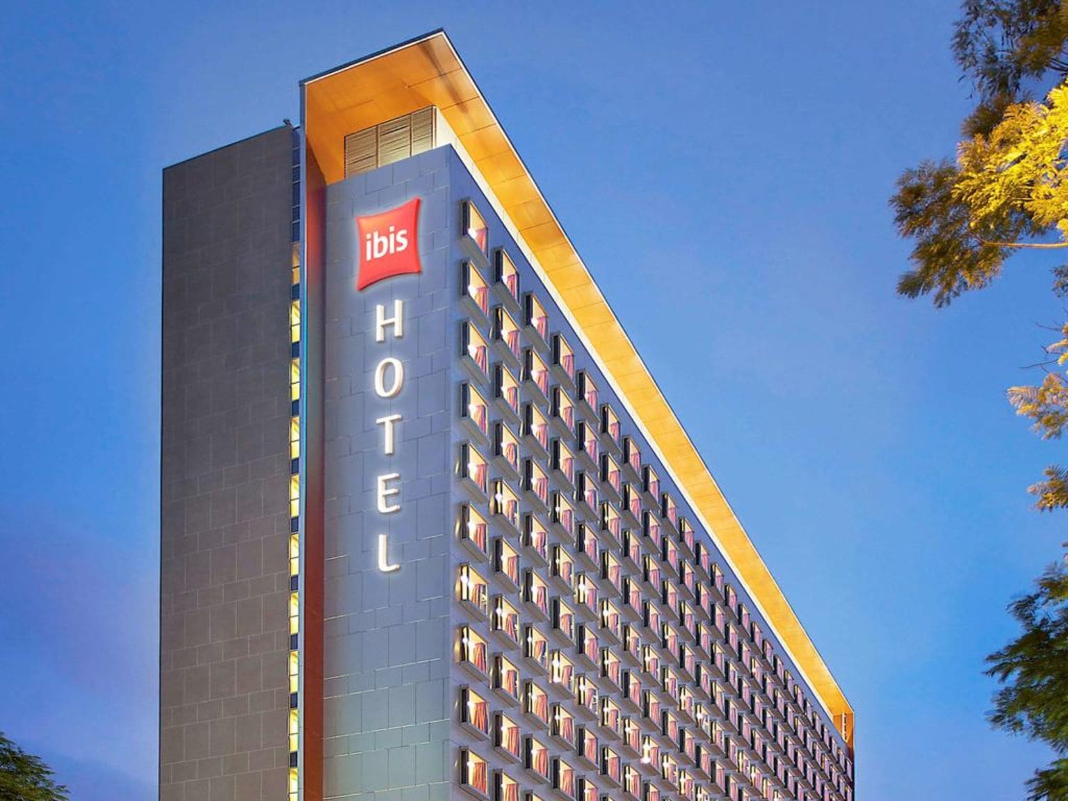 ibis Singapore On Bencoolen - Tap to explore photos