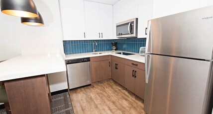 Staybridge Suites DENVER NORTH - THORNTON Room Type - 2 Queen 1 Bedroom Suite Mobil Access Tub