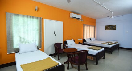 Chennai Stays T Nagar Room Type - Four Bedded AC Room