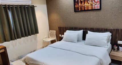 Hotel Tamilnadu Room Type - Super Deluxe Room