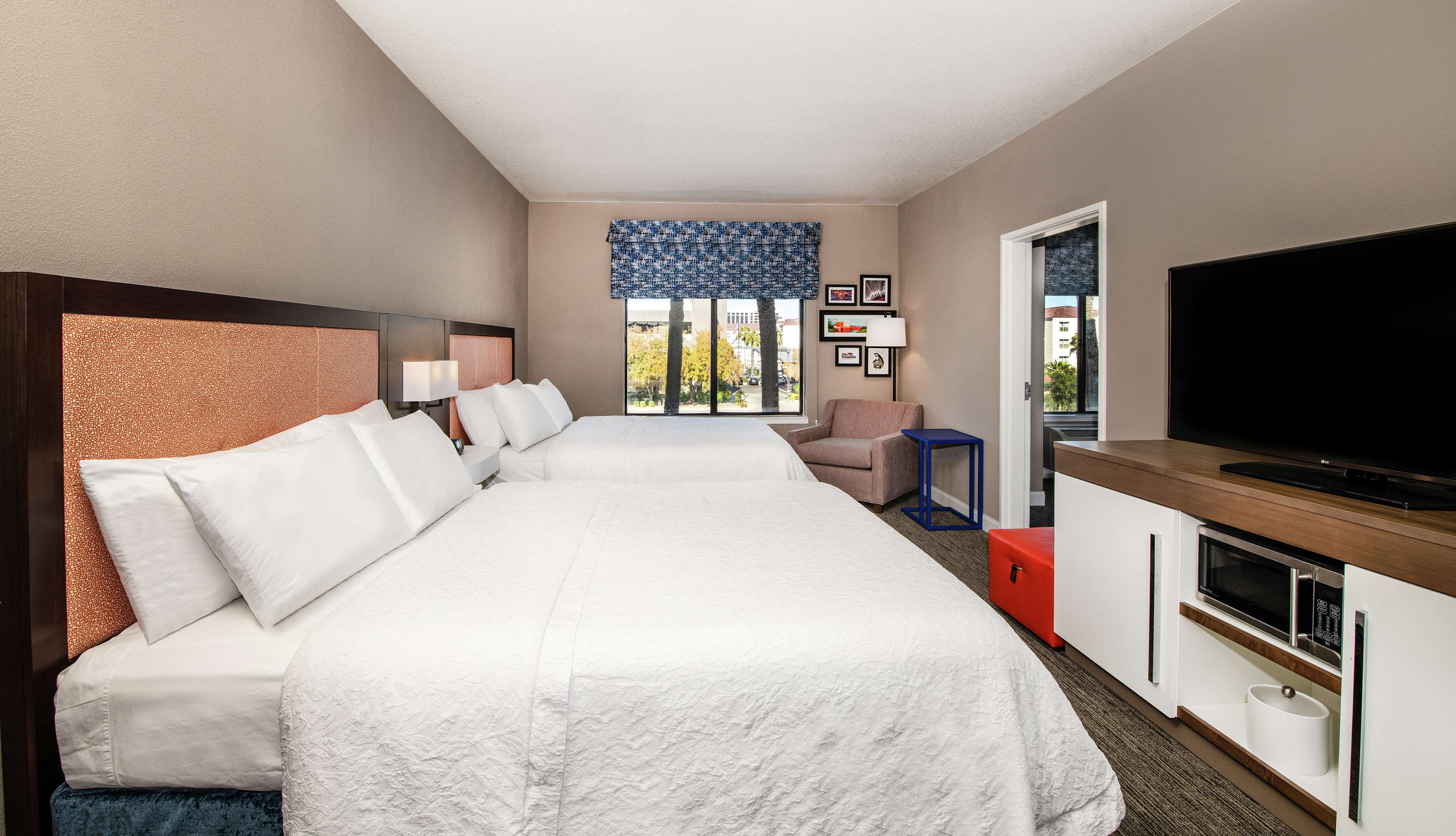 Hampton Inn Phoenix Airport North - Tap to explore photos