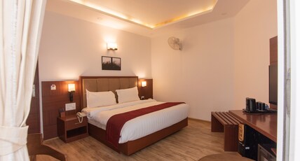 Himalayan Splendour Resort | Best Mountain Resort Room Type - Executive Room with Balcony and Heater