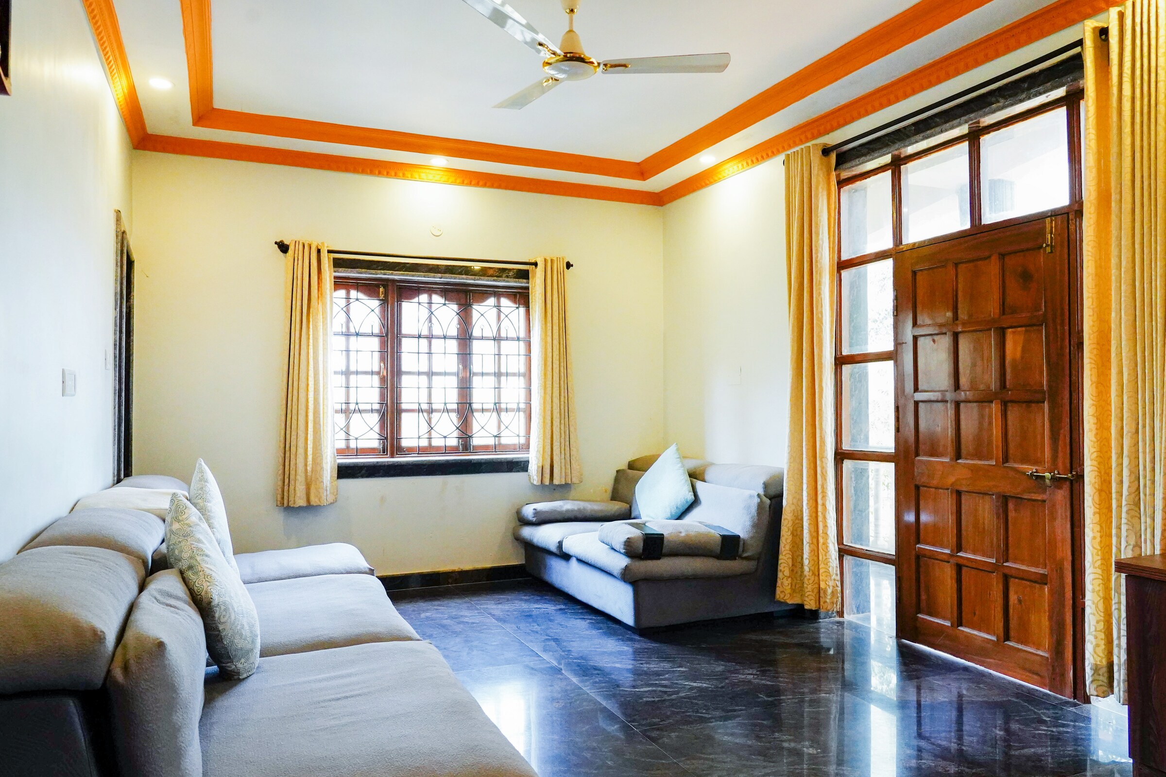 3 Bedrooms Luxurious Villa Near Nerul Riiver - Tap to explore photos