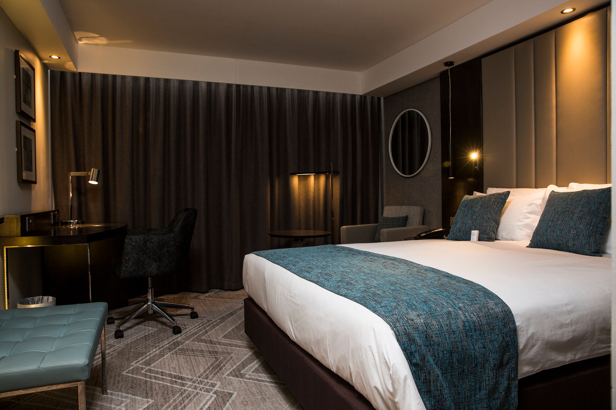 Crowne Plaza Basingstoke - Tap to explore photos