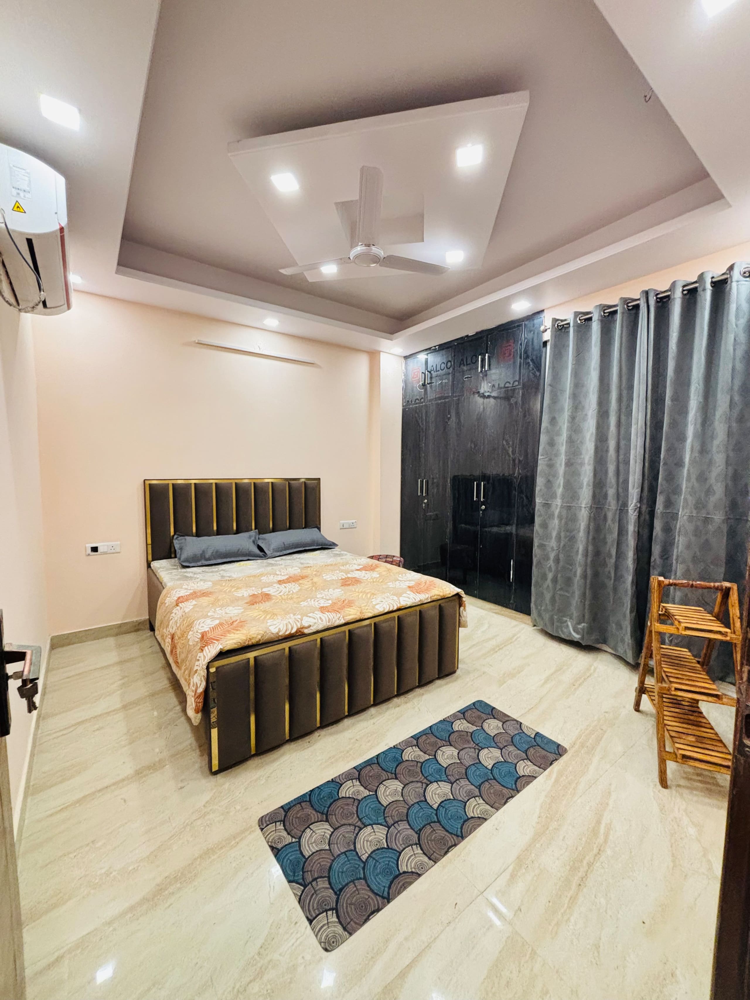 Happy Homezz Spacious Cottage 4BHK - Tap to explore photos