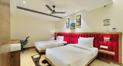 SJ Paradise Room Type - Premium Twin-Bed Rooms (City View)