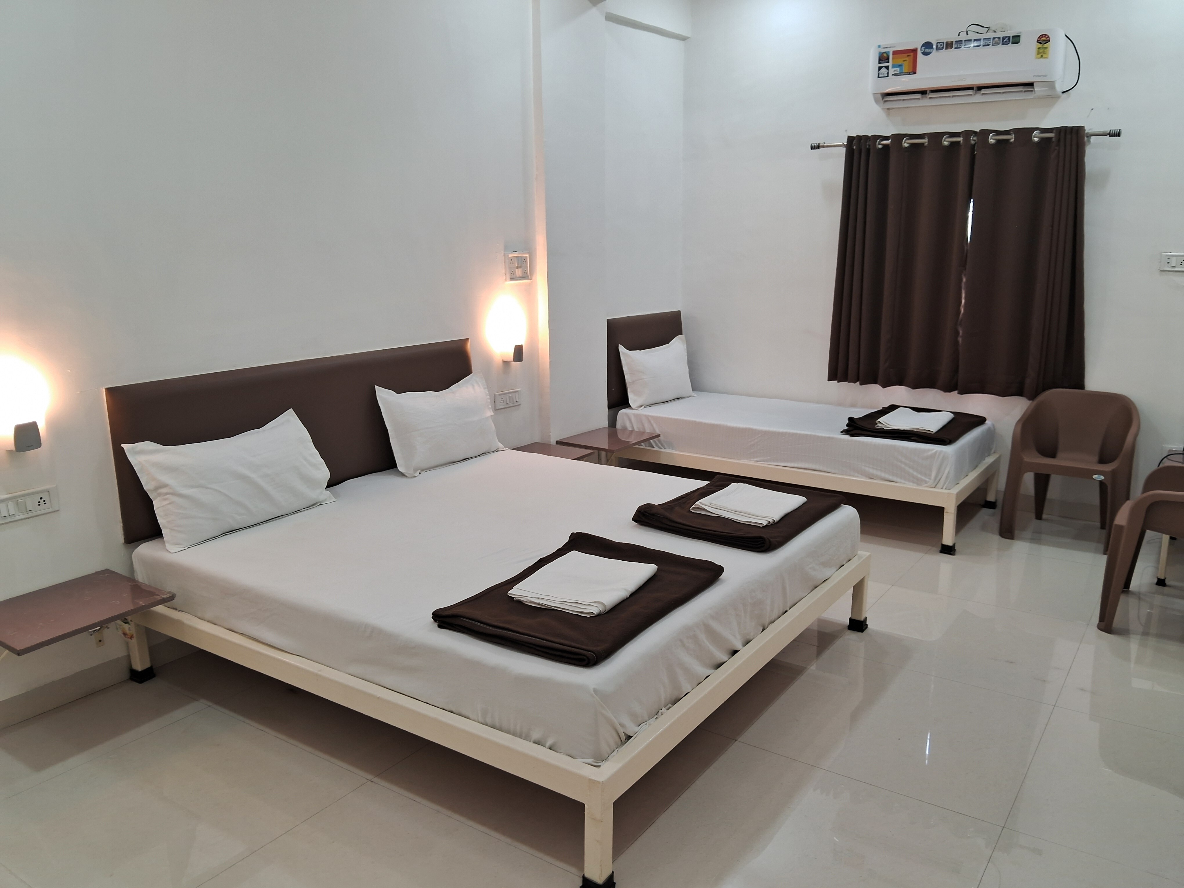 Hotel Gulati Suites - Tap to explore photos