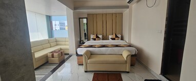 Hotel Buddha Vihar International