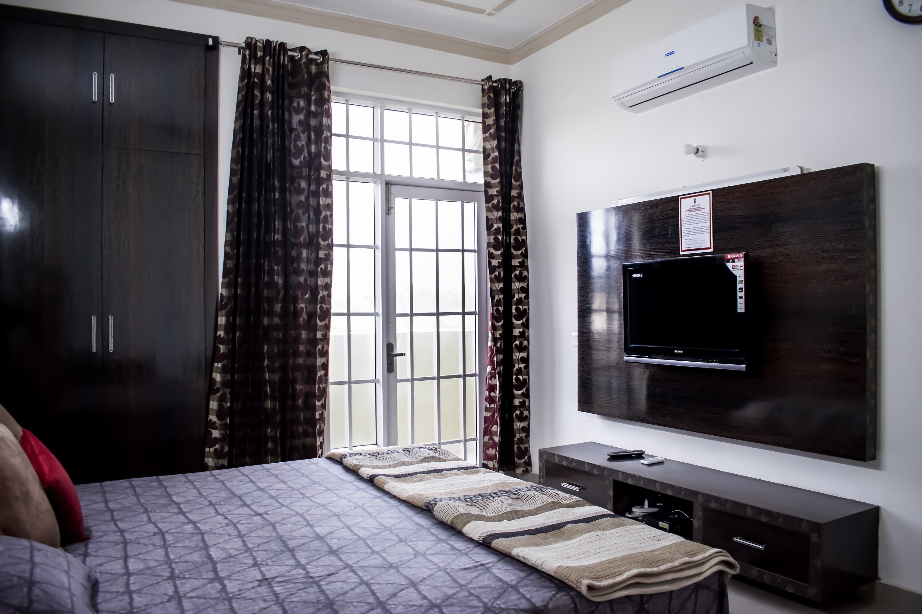 Narain's Homestay | Rooms & Caretaker - Tap to explore photos