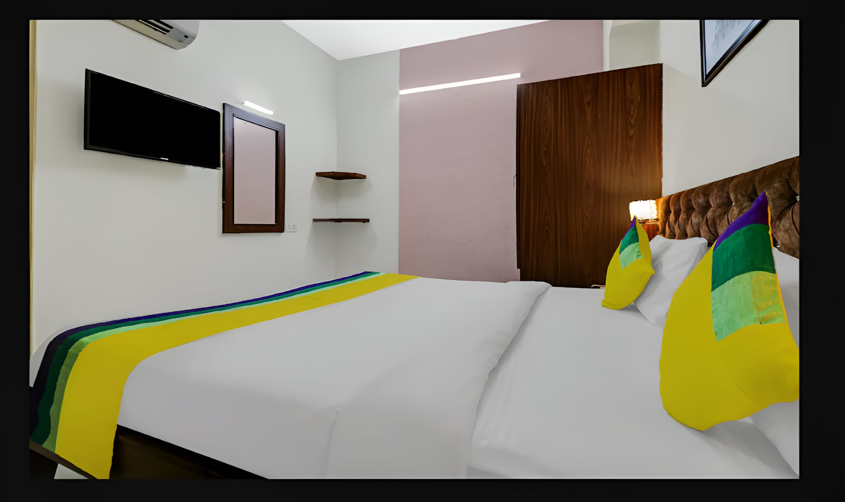 Hotel Starwood - Tap to explore photos