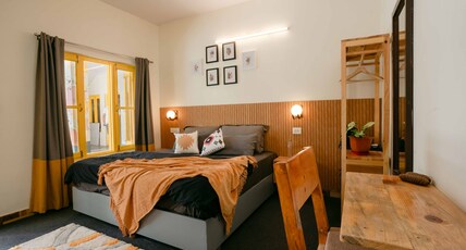 The Hosteller Bir | Rooms & Dorms Room Type - Deluxe Double Room