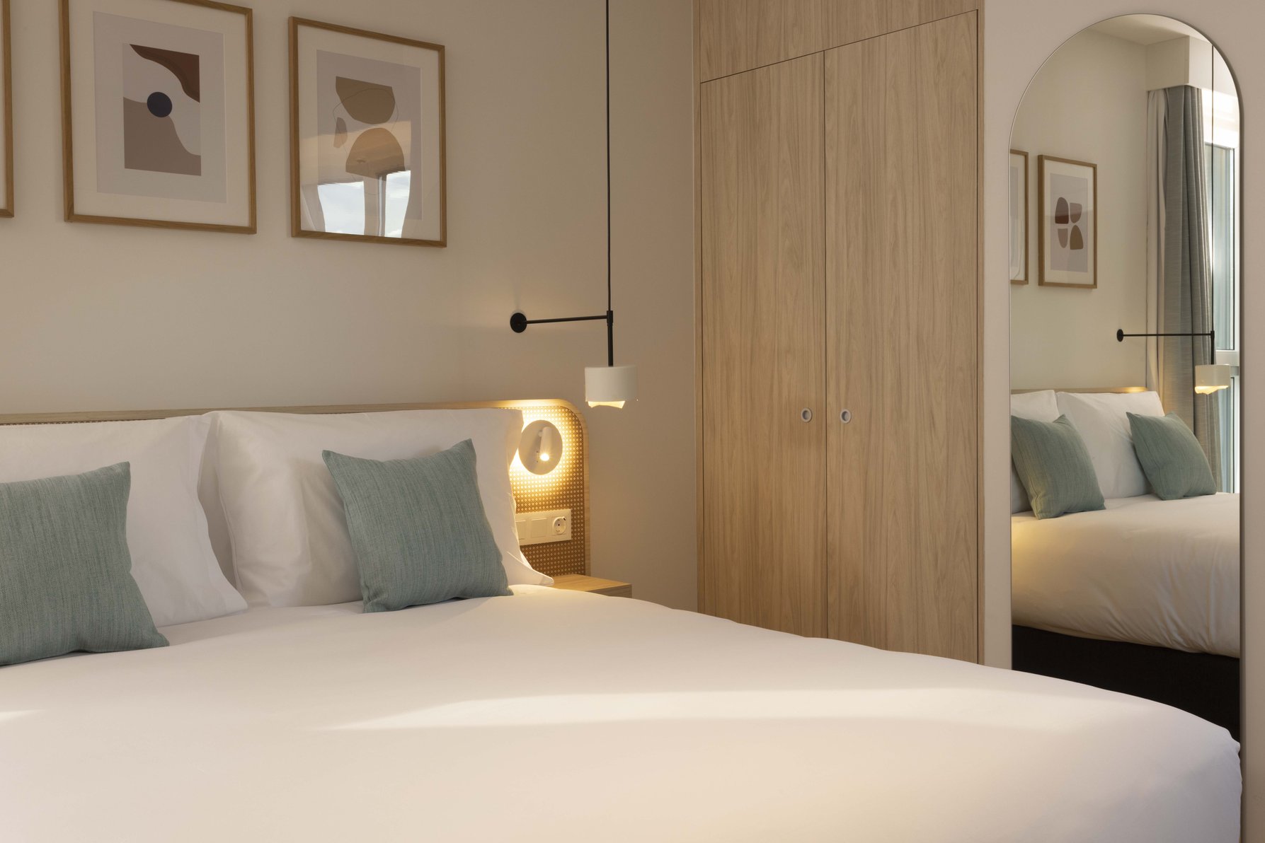 Staybridge Suites MALAGA - Tap to explore photos