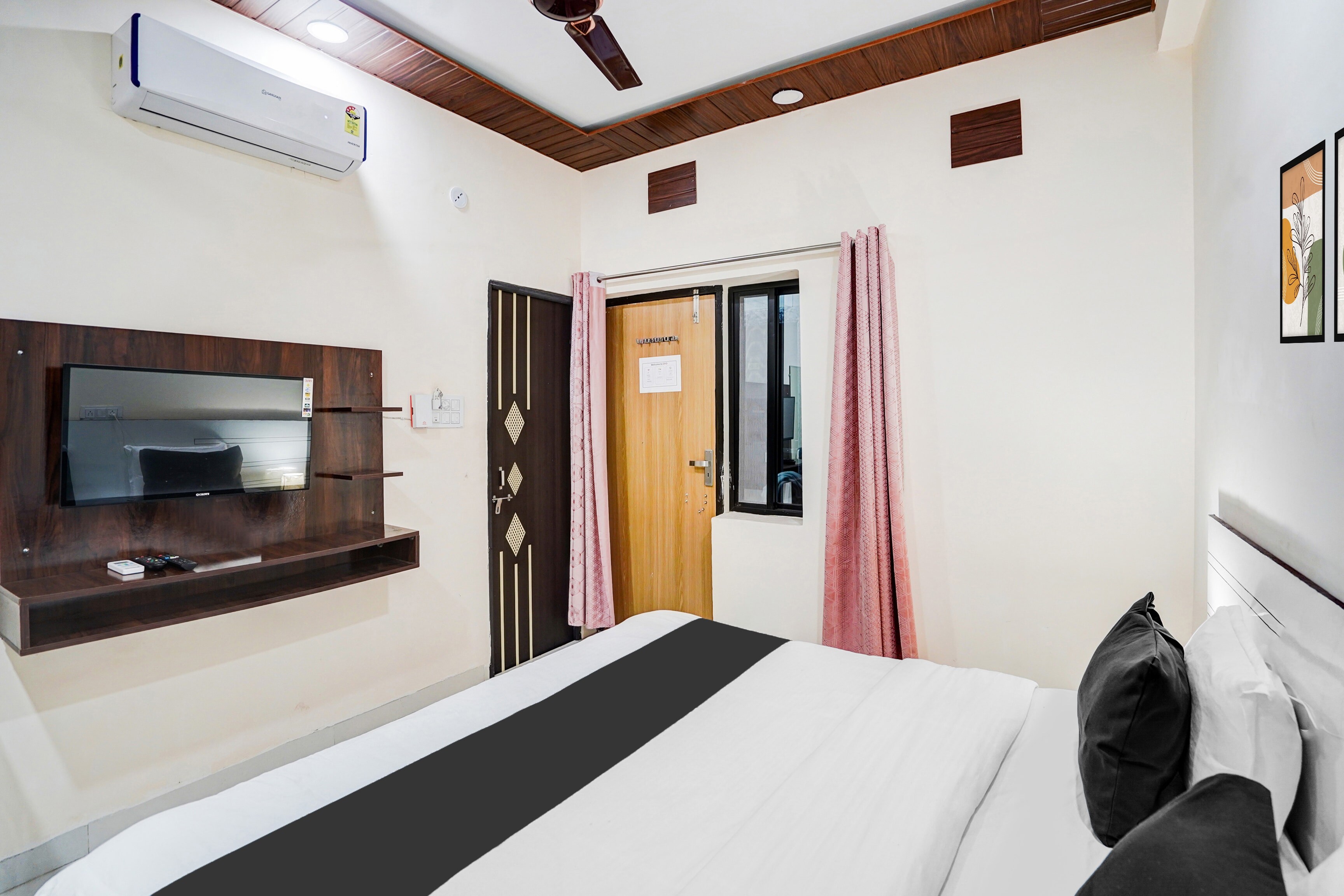Super Hotel O Convention Centre Indore Formerly Madhur Shree - Tap to explore photos