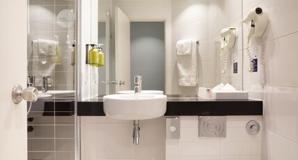 Holiday Inn Express AMIENS Room Type - Standard Room with Free Breakfast Holiday Inn Express AMIENS Room Type - Standard Room with Free Breakfast