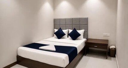 FabHotel Shivom Room Type - Deluxe Room