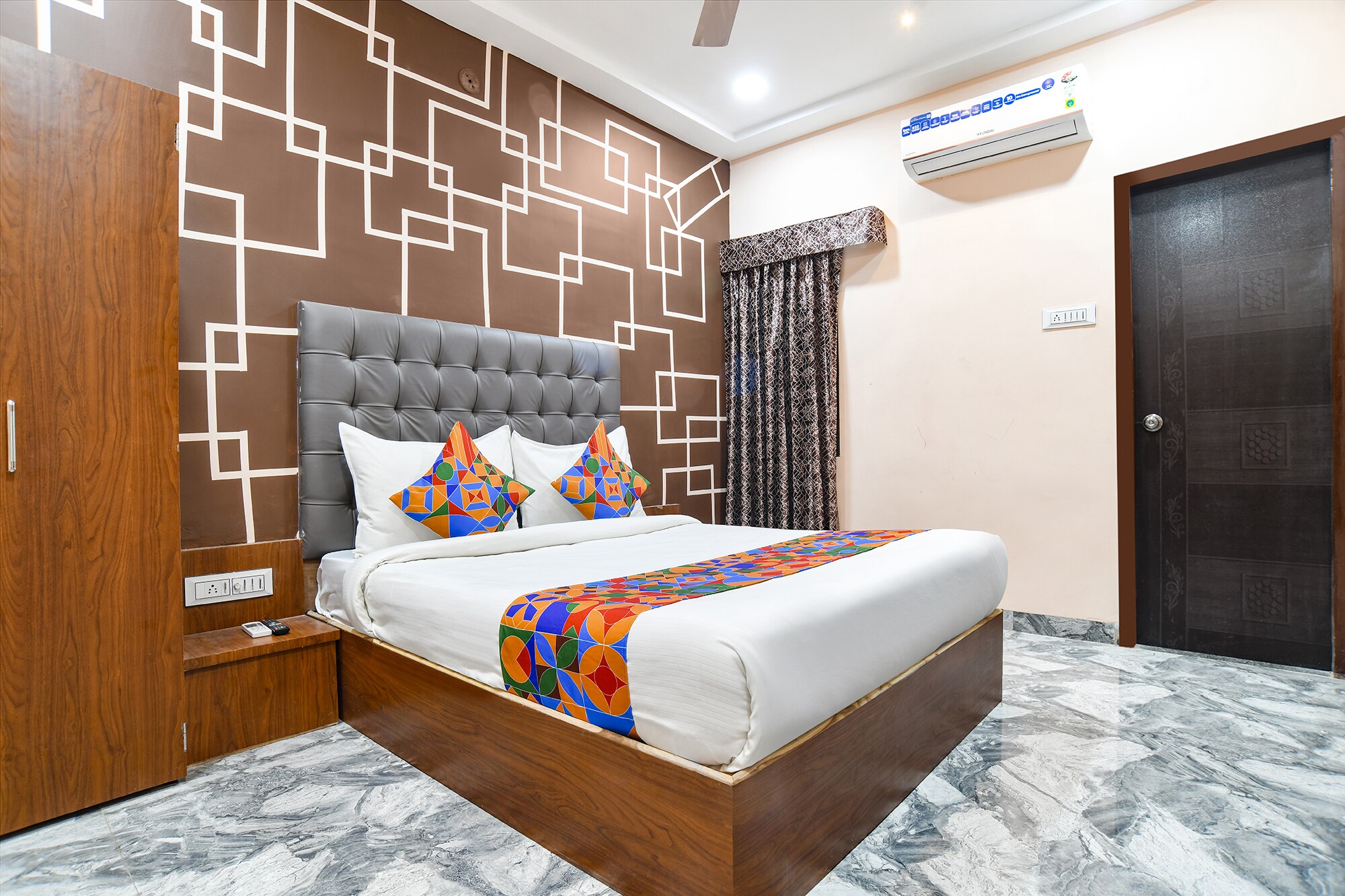 FabHotel Kamari Inn, Vijay Nagar - Tap to explore photos
