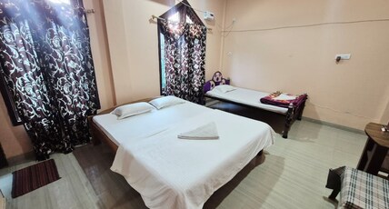 homestay by kohuwa Room Type - Ac Triple Bed Room 