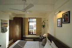 Deluxe room near railway station