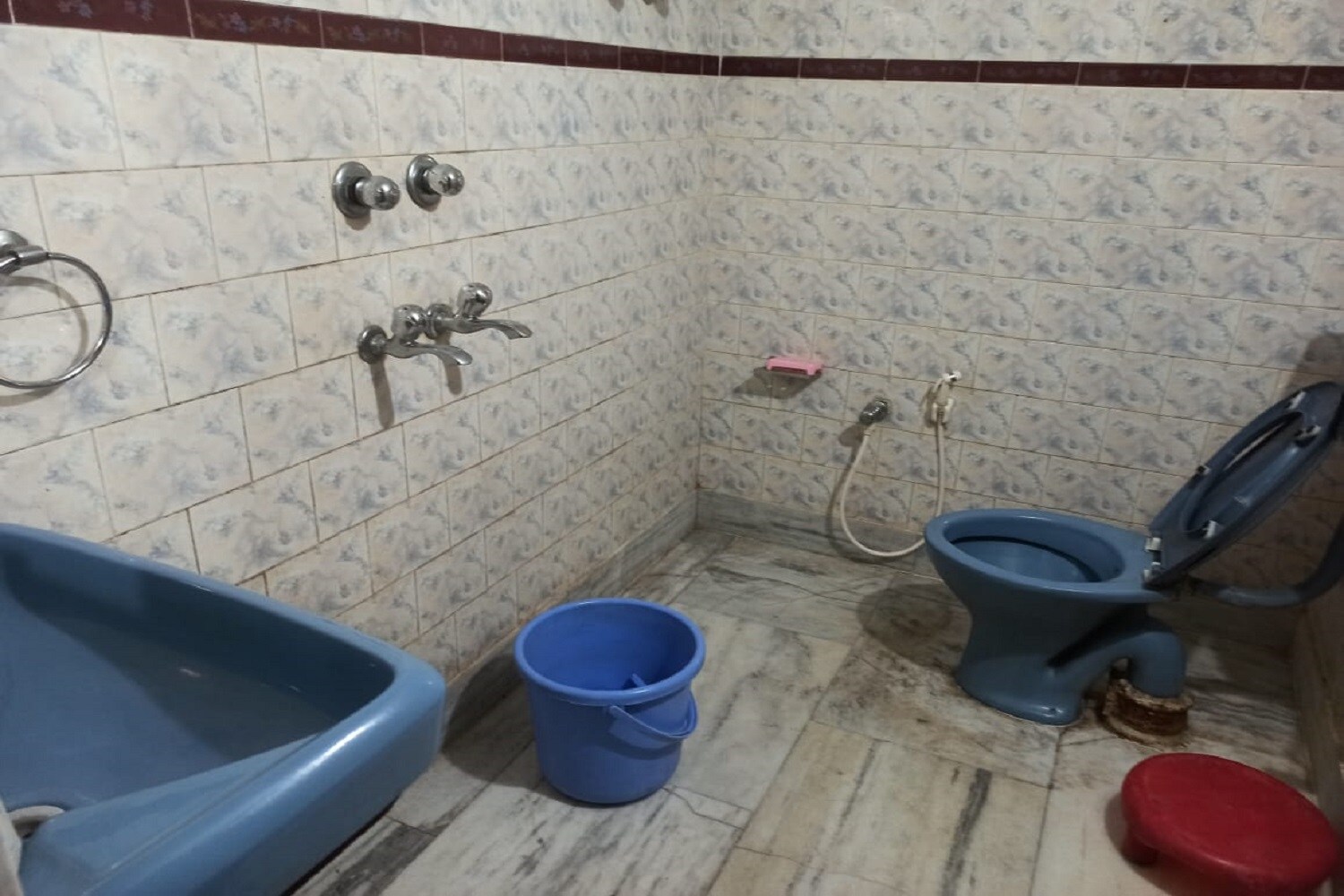 Prava Guest House - Tap to explore photos