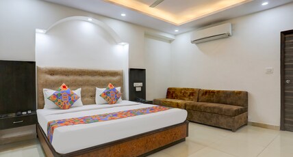FabHotel Classic Room Type - Deluxe Room