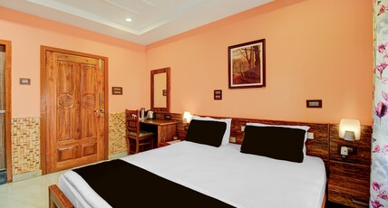 Super Collection O Downtown Hospital Guwahati Formerly Cherry City Cottage Room Type - Classic