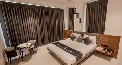 Gold Palace Inn Banquet Room Type - Suite room